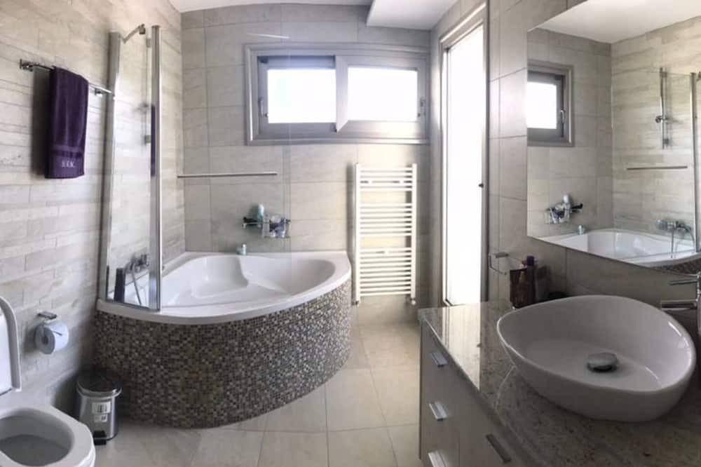 Photo of Bathroom in Kalo Chorio