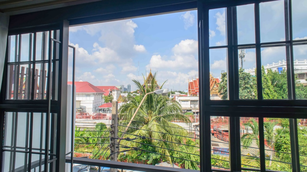 Photo of Patio Balcony in Wat Sam Phraya