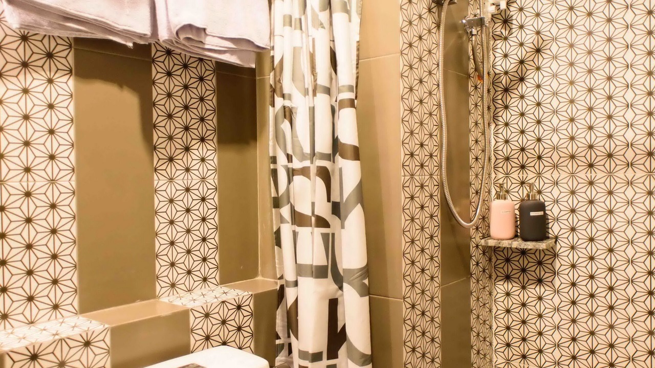 Photo of Bathroom in Wat Sam Phraya