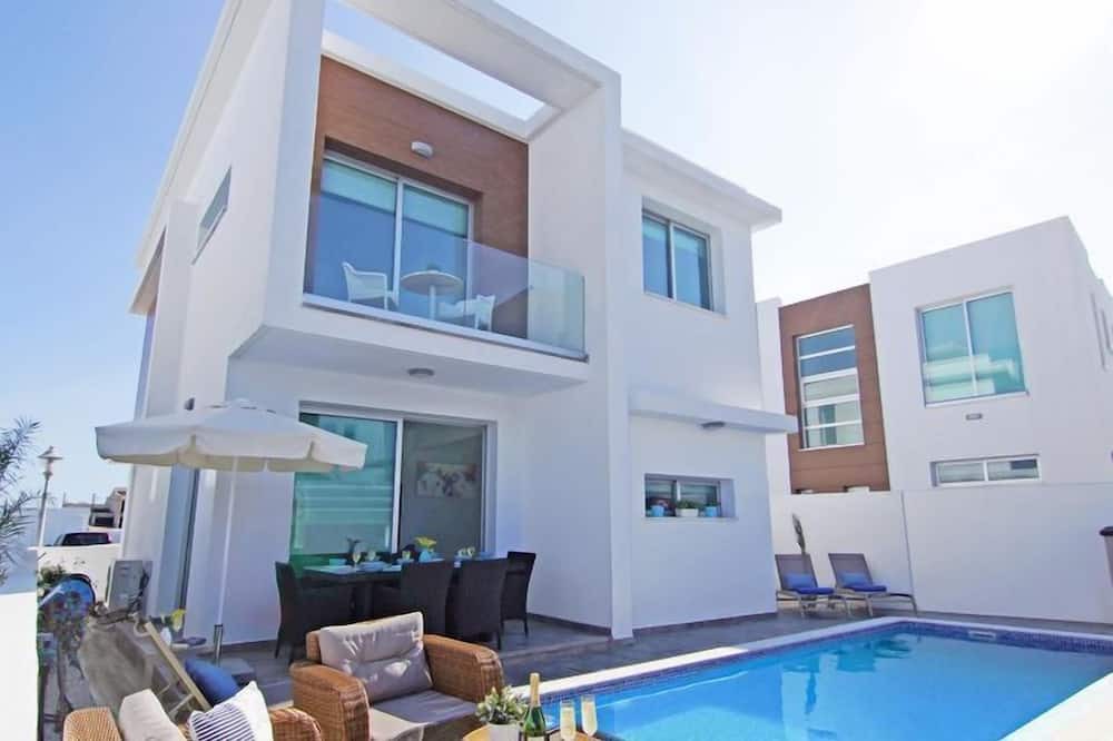 Photo of Outdoor in Kapparis
