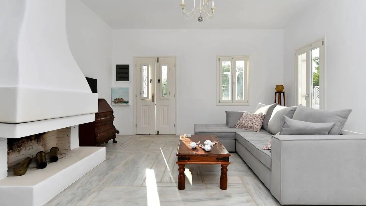 Photo of Livingroom in Ampelas