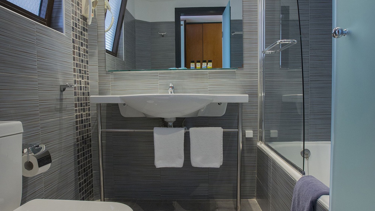 Photo of Bathroom in Marathon