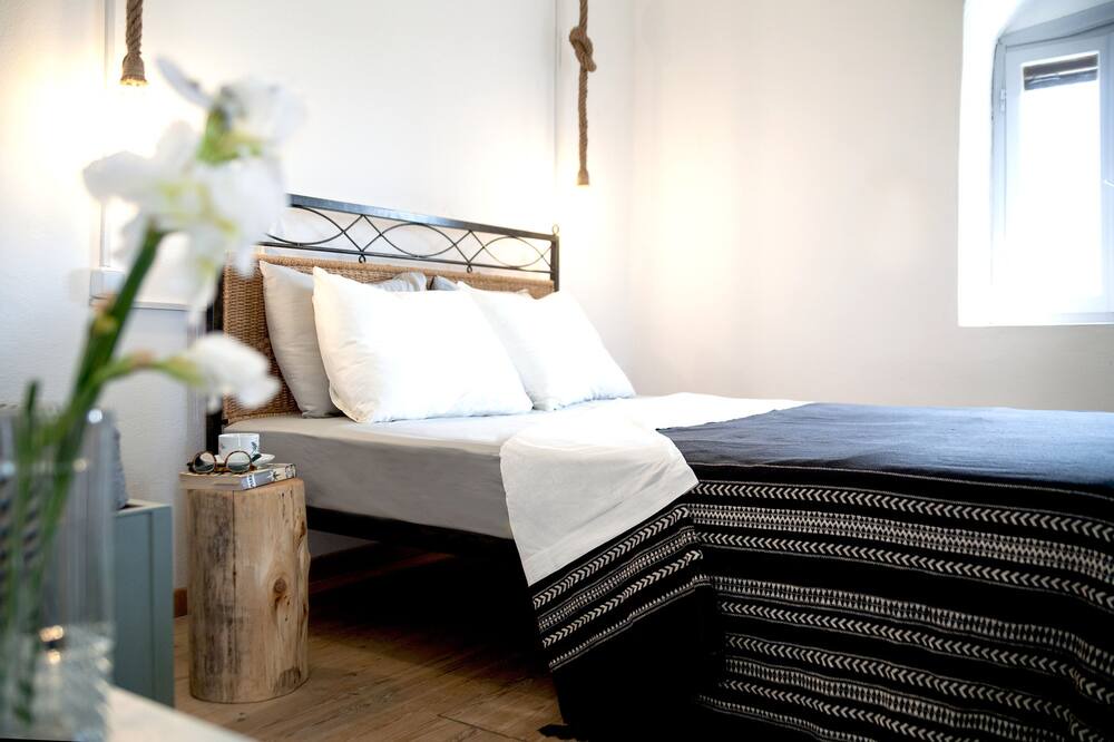 Photo of Bedroom in East Mani