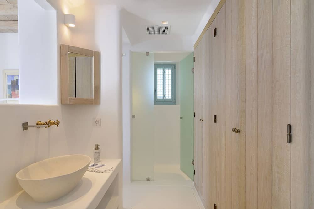 Photo of Bathroom in Agios Ioannis