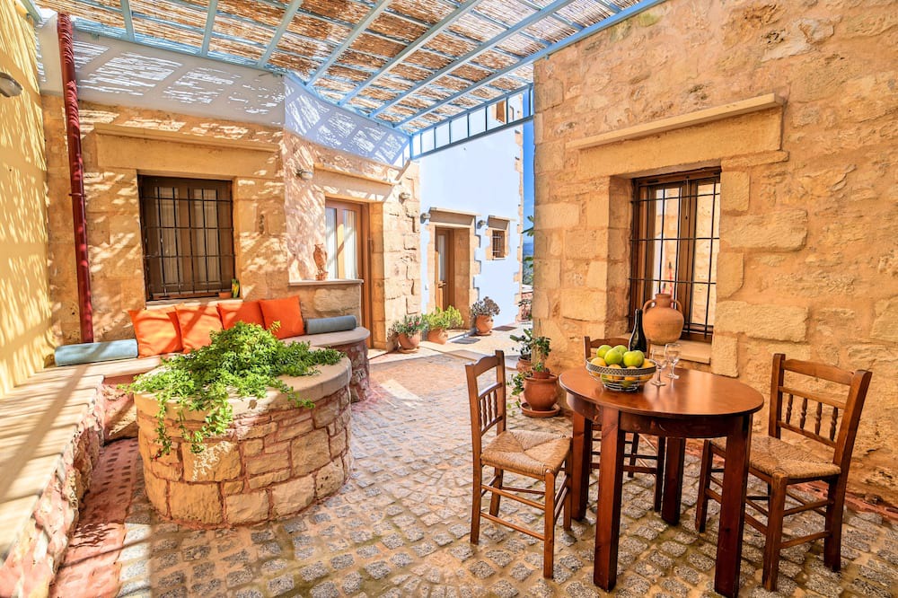 Photo of Patio Balcony in Kastellos