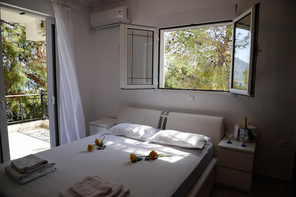Photo of Bedroom in Salamis