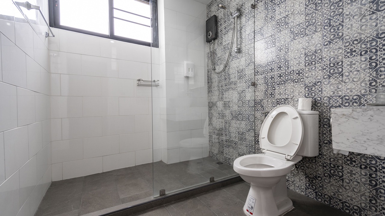 Photo of Bathroom in Samsen Nai