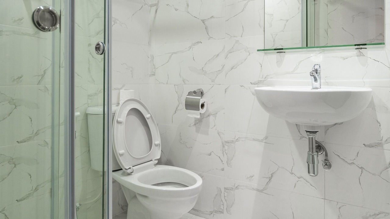 Photo of Bathroom in Samsen Nai