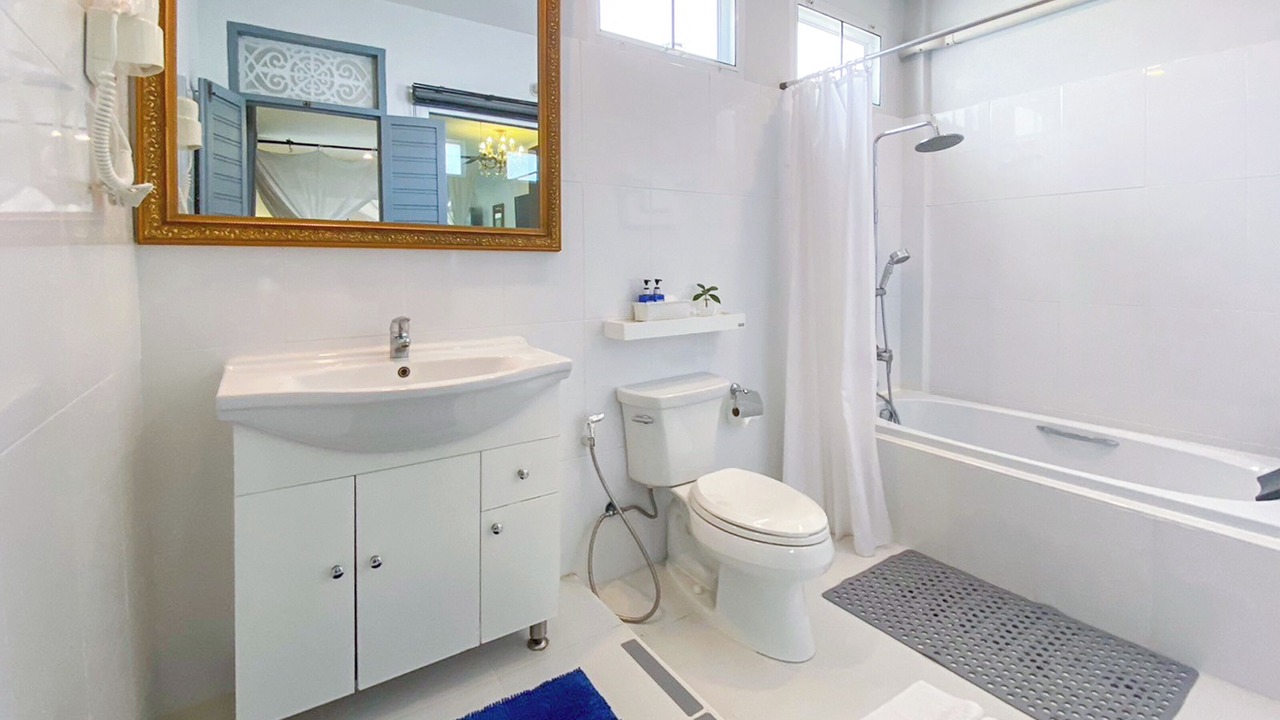 Photo of Bathroom in Amphawa