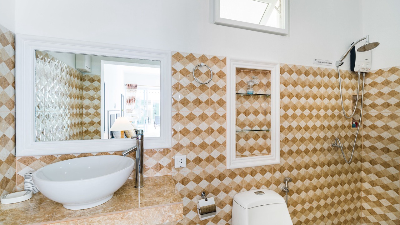Photo of Bathroom in Maret