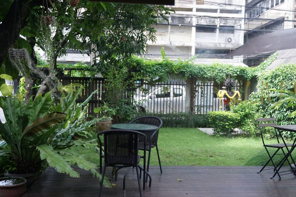 Photo of Patio Balcony in Thanon Nakhon Chai Si