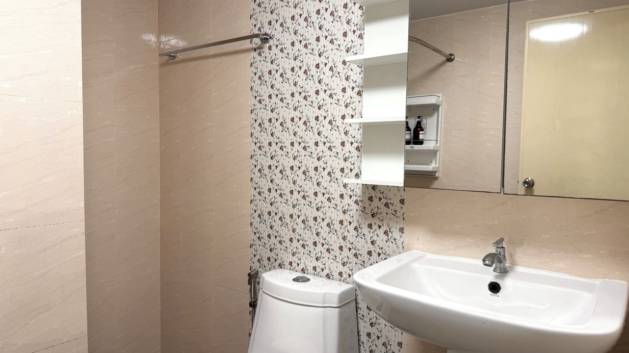 Photo of Bathroom in Ratchathewi
