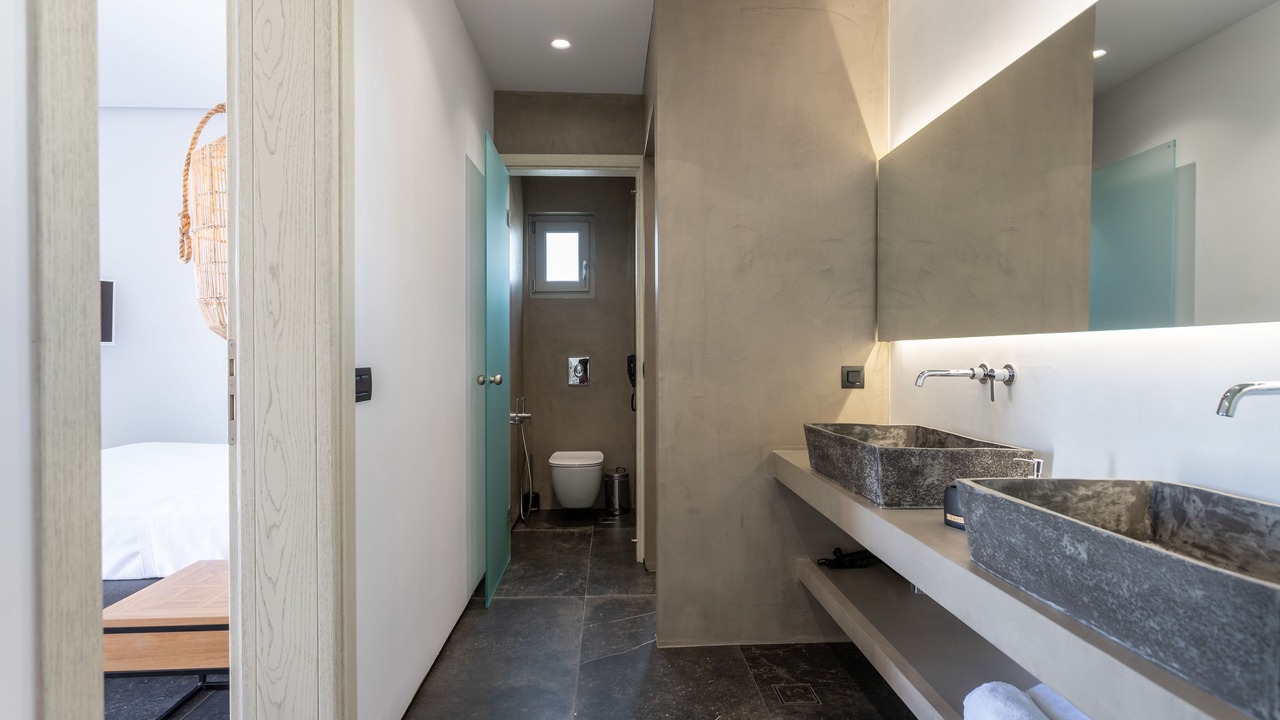 Photo of Bathroom in Kamari