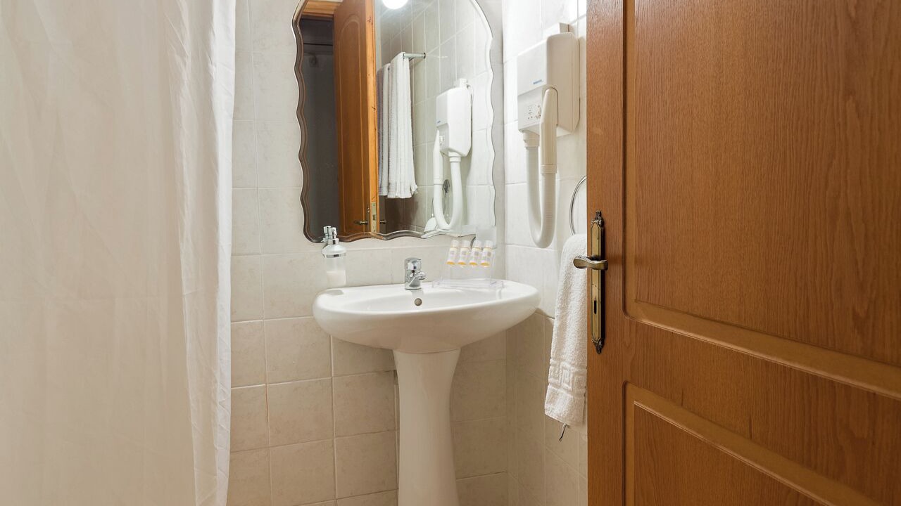 Photo of Bathroom in Gialiskari