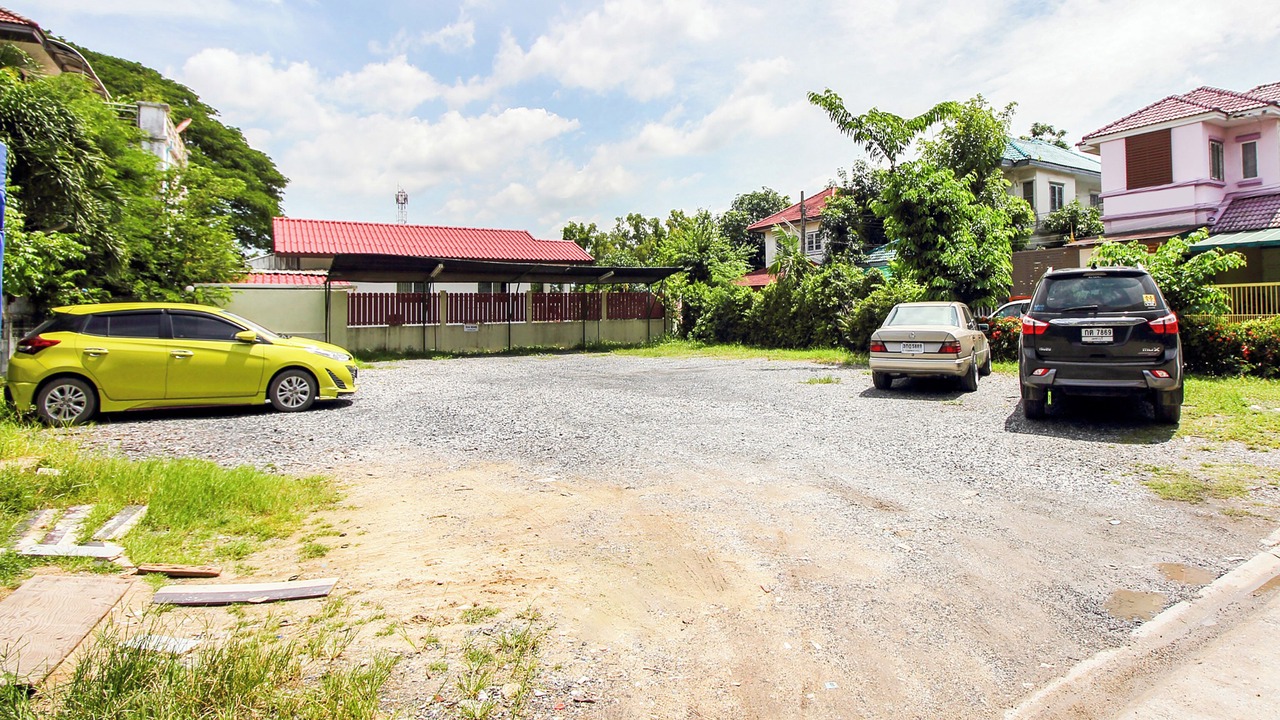 Photo of Outdoor in Saen Saep