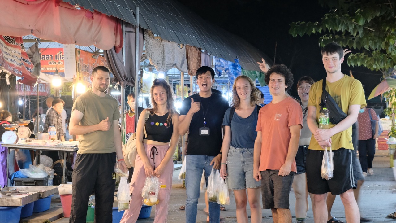 Photo of Others in Lak Si