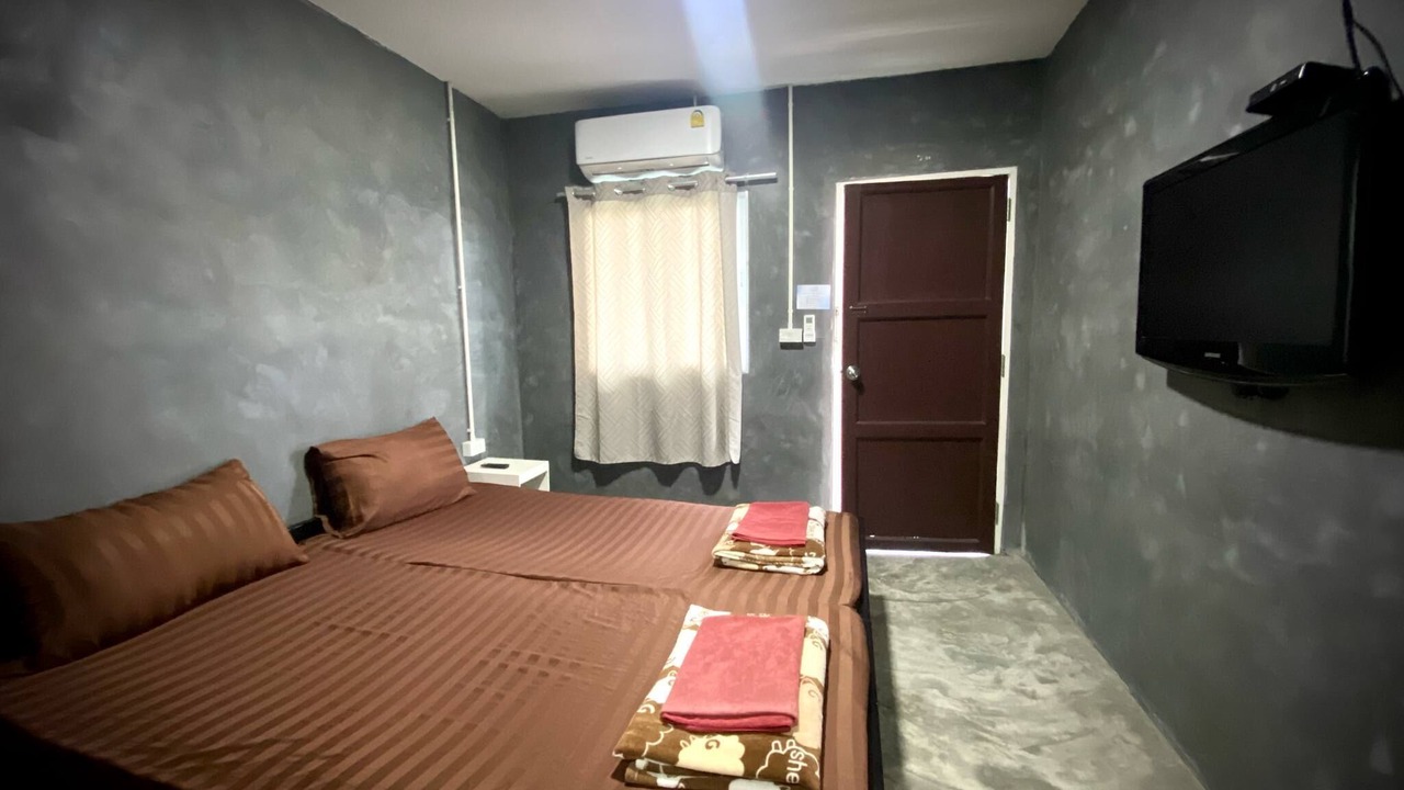 Photo of Bedroom in Amphawa