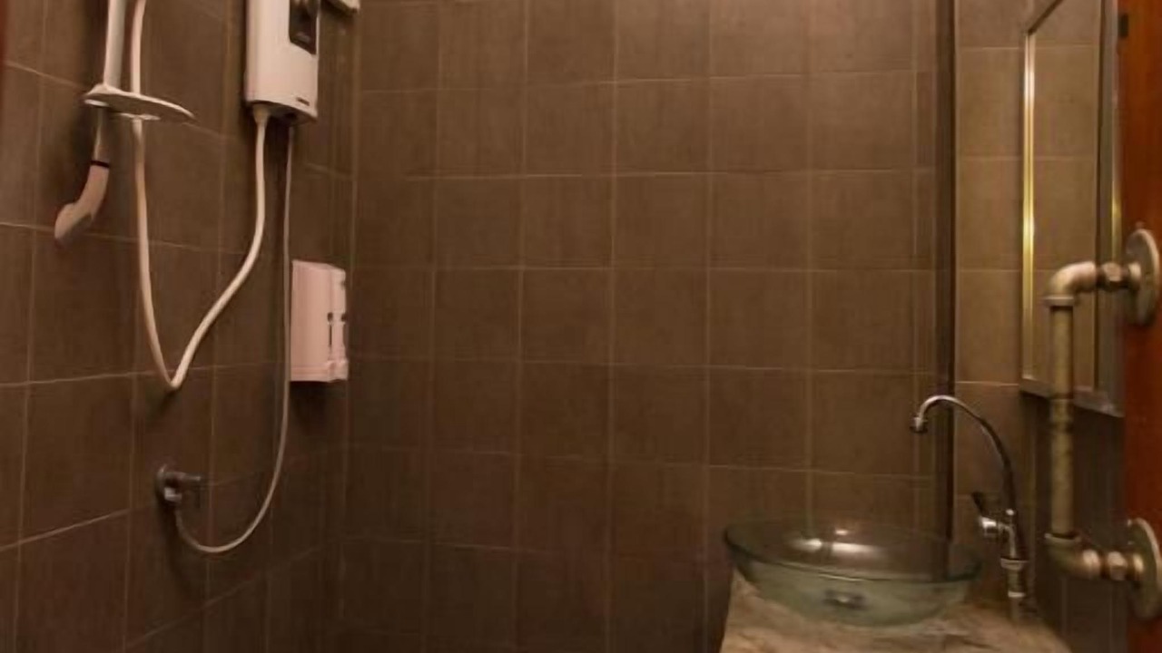 Photo of Bathroom in Wat Ket