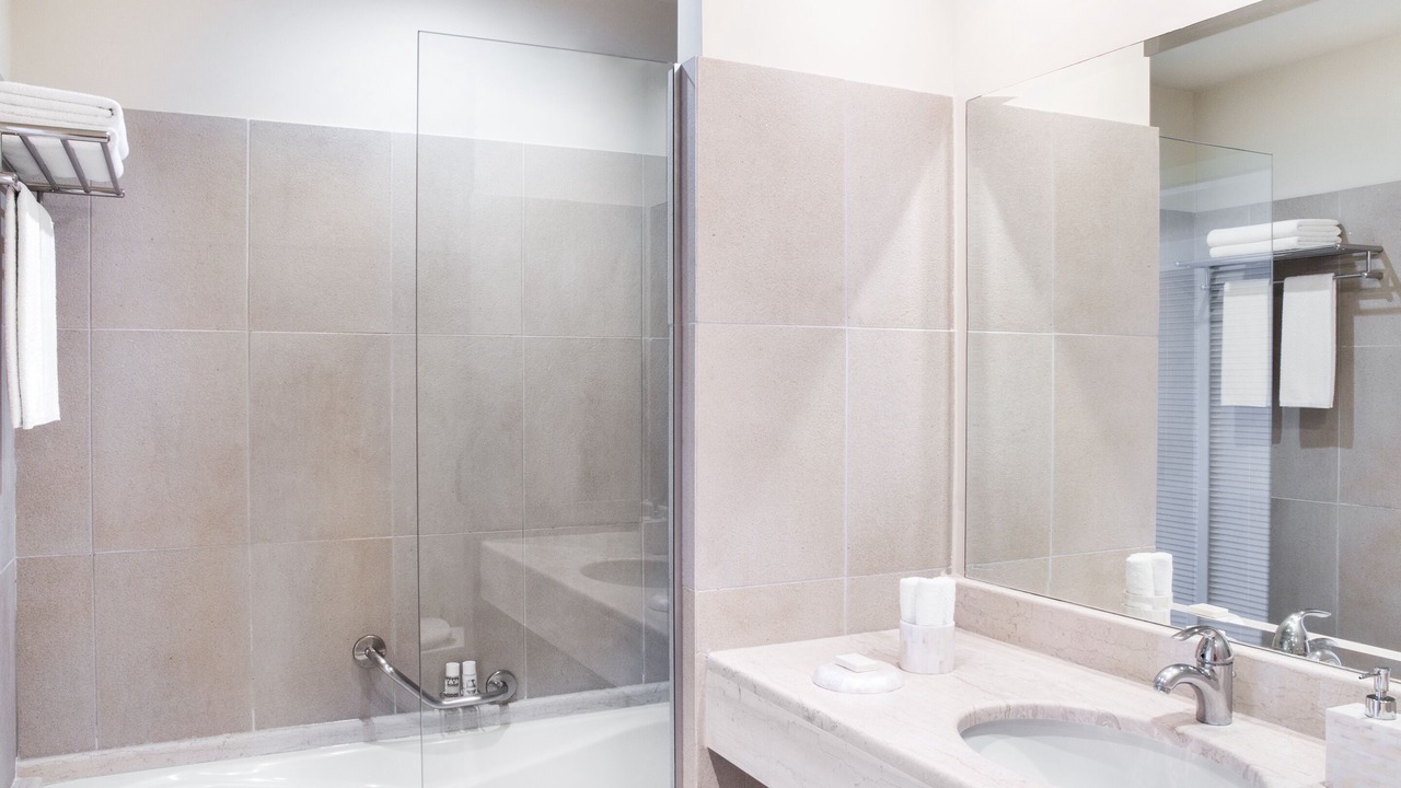 Photo of Bathroom in Loutra Killinis