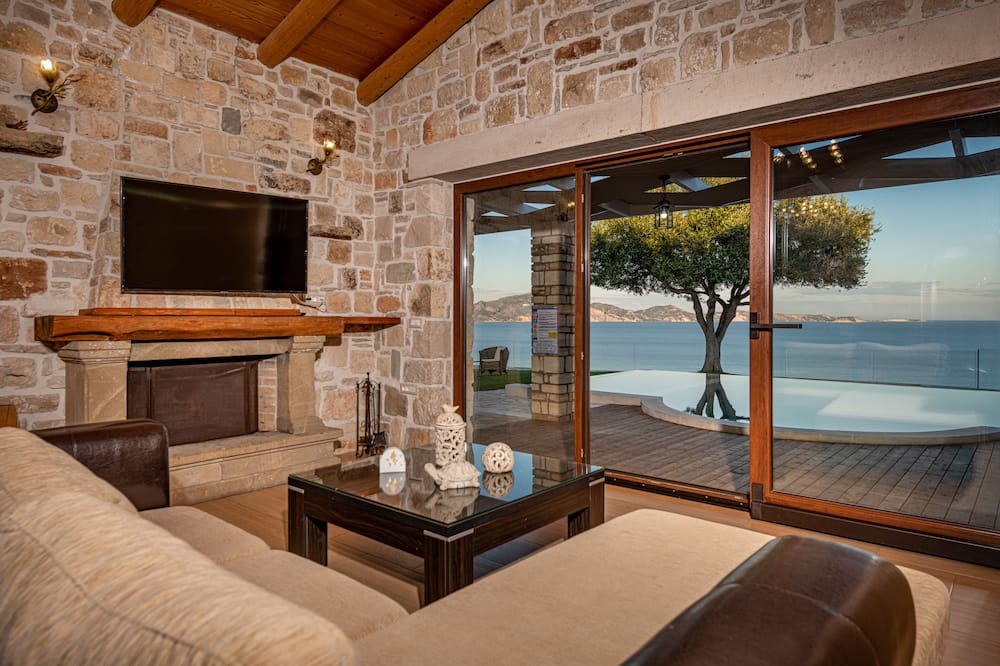 Photo of Livingroom in Limni Keri