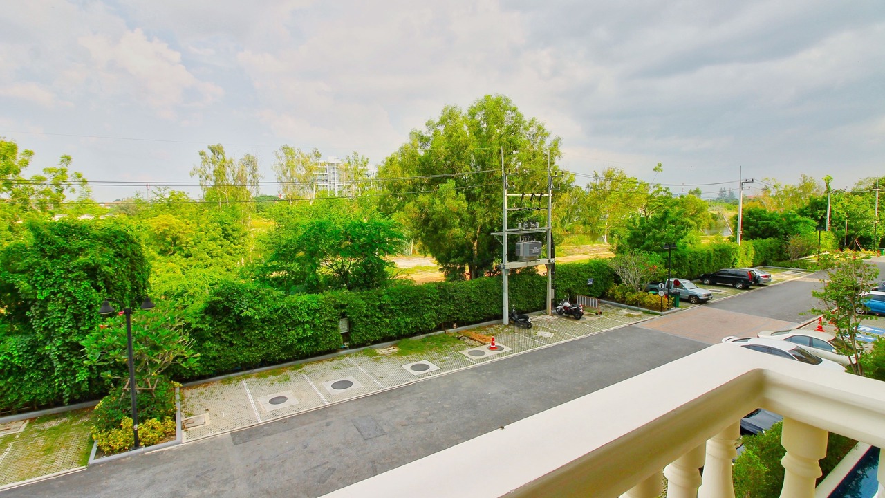 Photo of Patio Balcony in Na Chom Thian