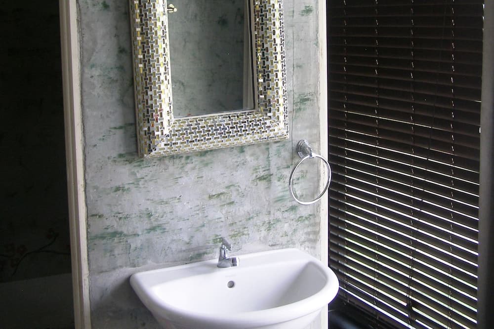 Photo of Bathroom in Phaya Yen
