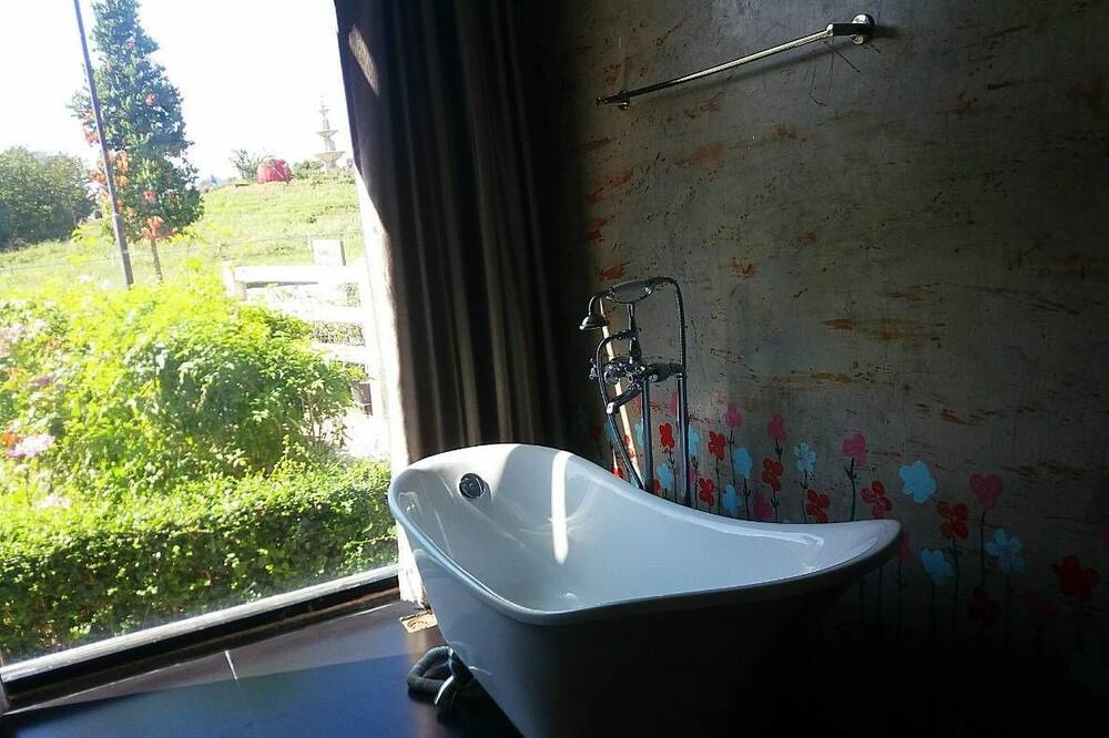 Photo of Bathroom in Phaya Yen