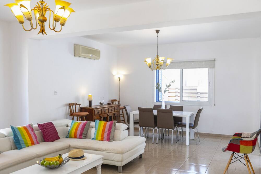 Photo of Livingroom in Cape Greko