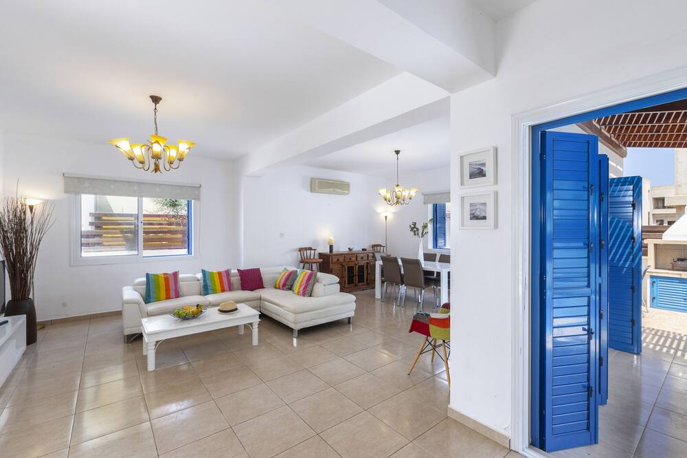 Photo of Livingroom in Cape Greko