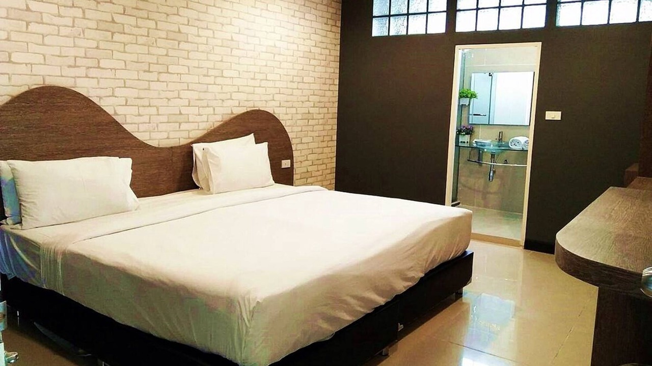 Photo of Bedroom in Samsen Nok
