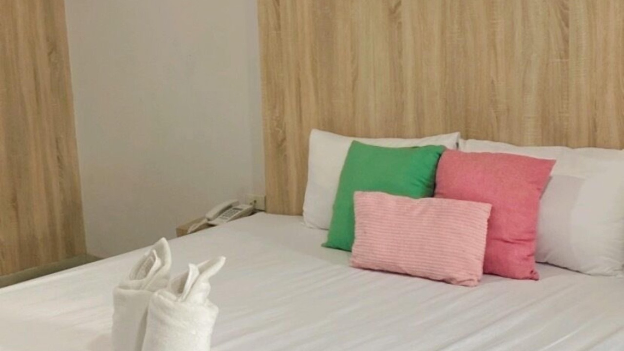 Photo of Bedroom in Khanna Yao