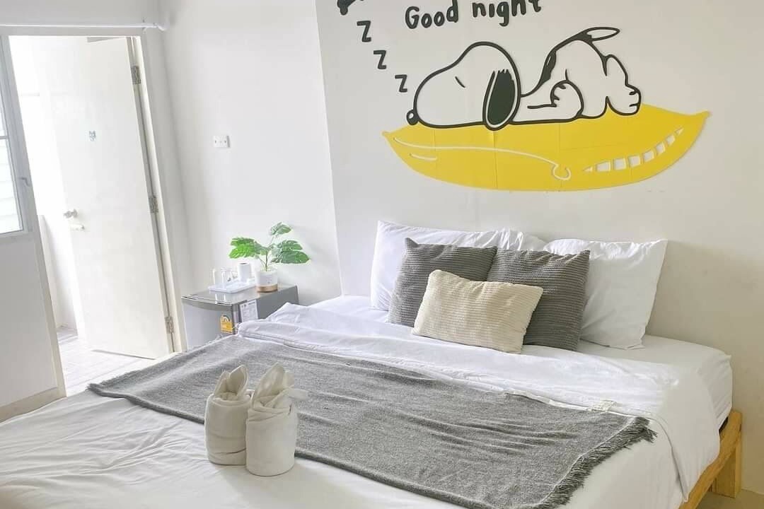 Photo of Bedroom in Khanna Yao