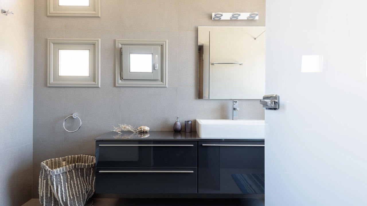 Photo of Bathroom in Fira