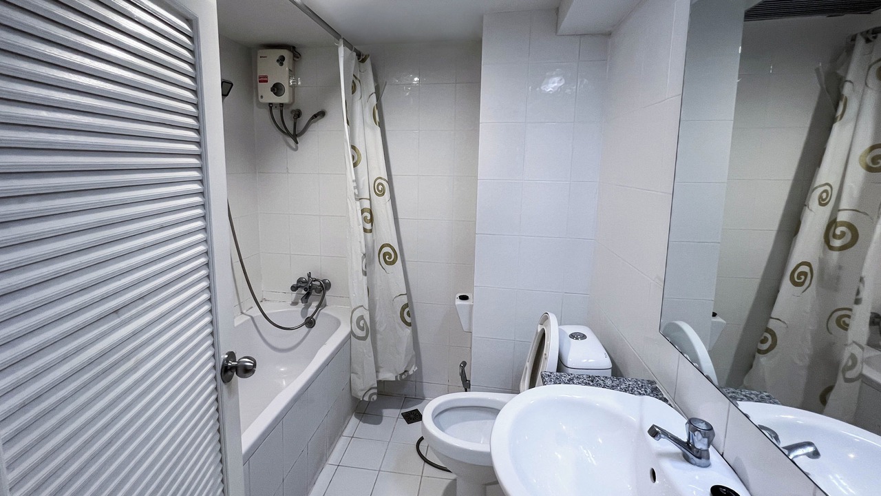 Photo of Bathroom in Nai Mueang