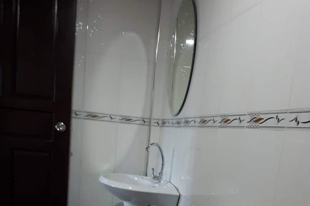 Photo of Bathroom in Kamlon