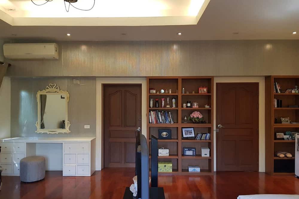 Photo of Bedroom in Hua Mak