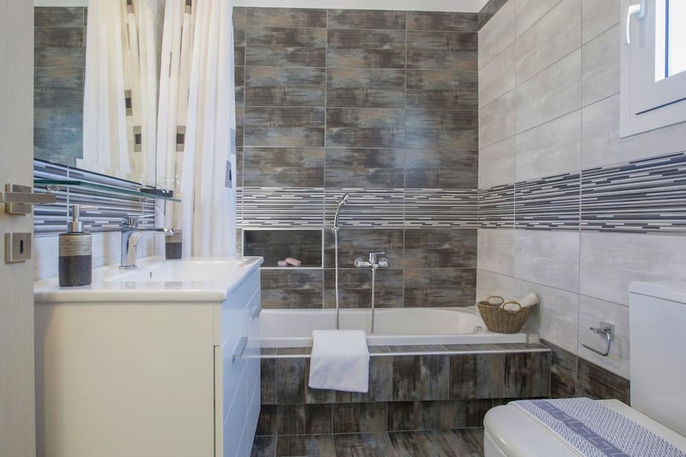 Photo of Bathroom in Agios Ioannis