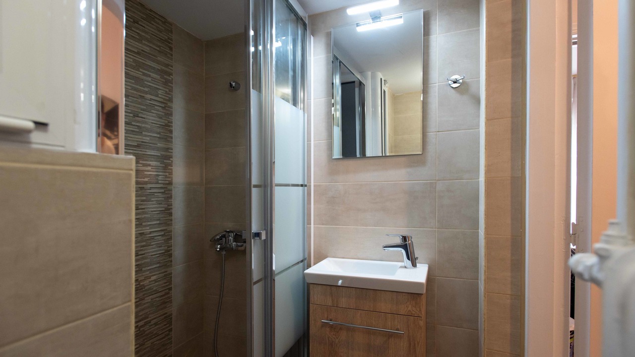 Photo of Bathroom in Koukaki