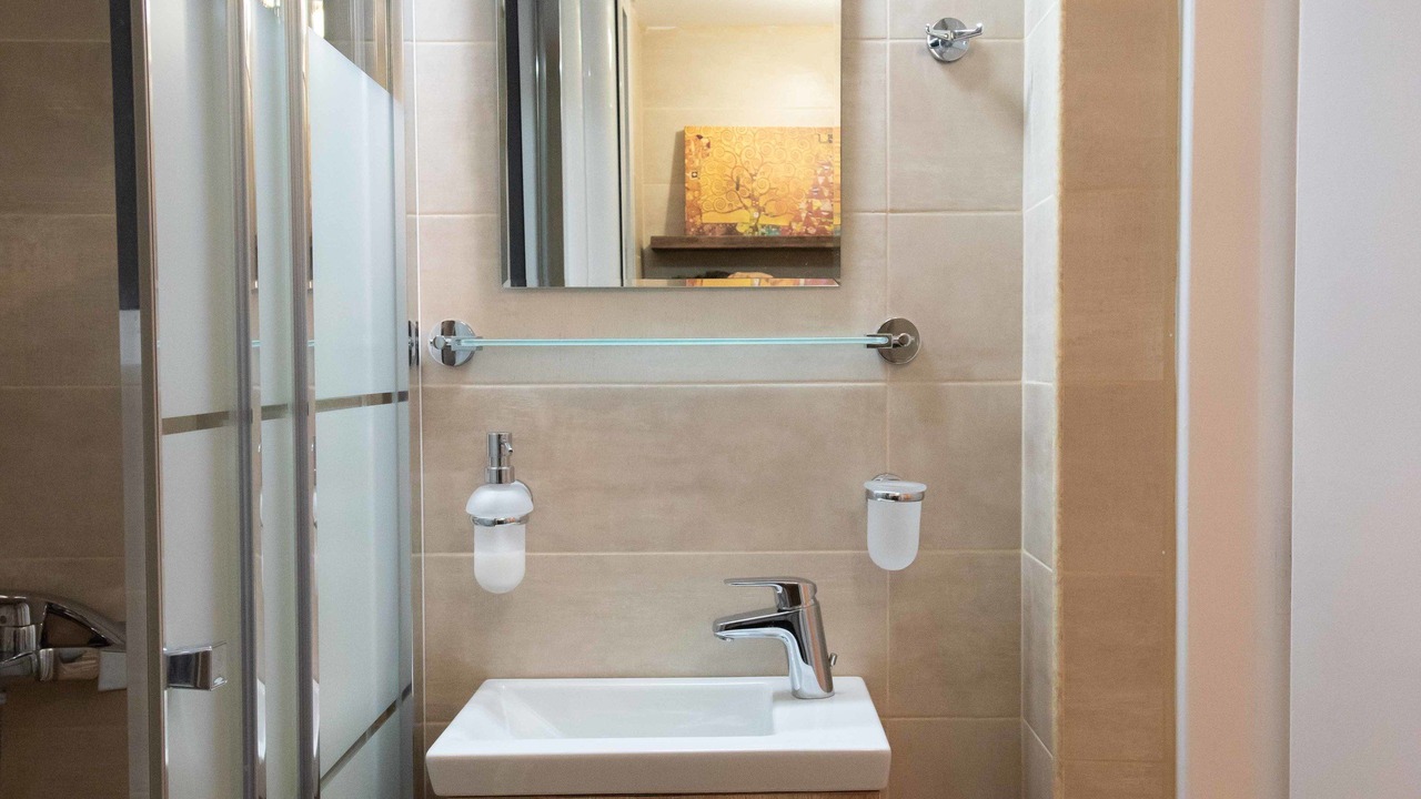 Photo of Bathroom in Koukaki