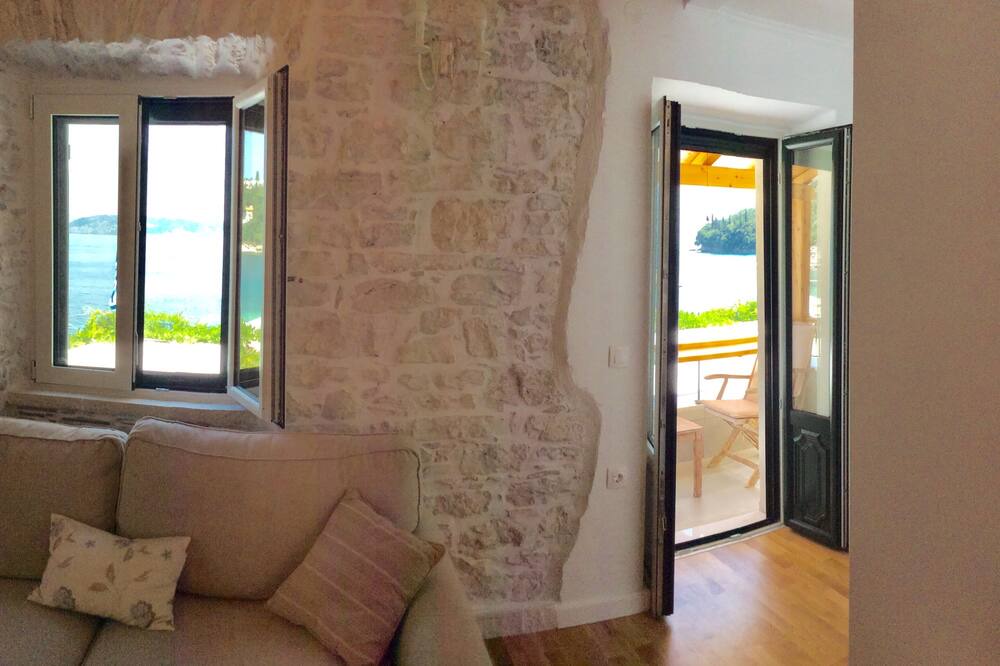 Photo of Livingroom in Kalami