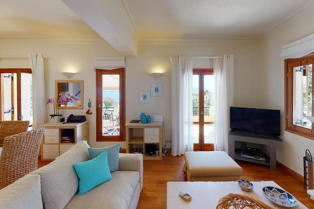 Photo of Livingroom in Porto Heli