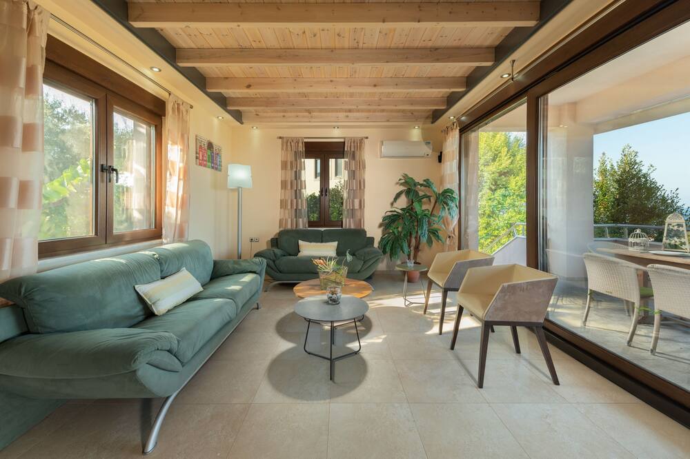 Photo of Livingroom in Kato Galatas