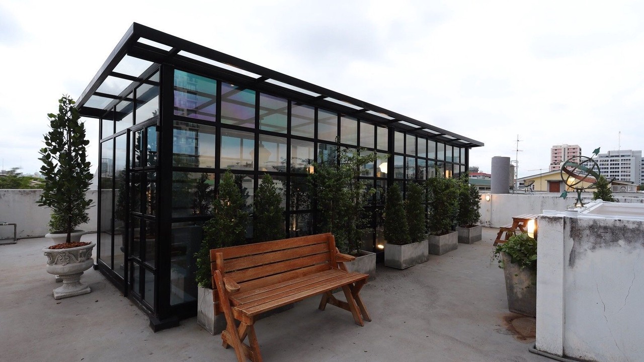 Photo of Patio Balcony in Samsen Nai