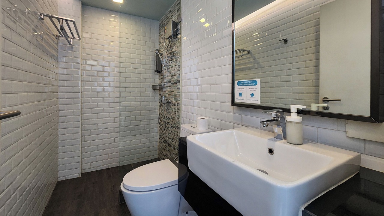 Photo of Bathroom in Si Phraya