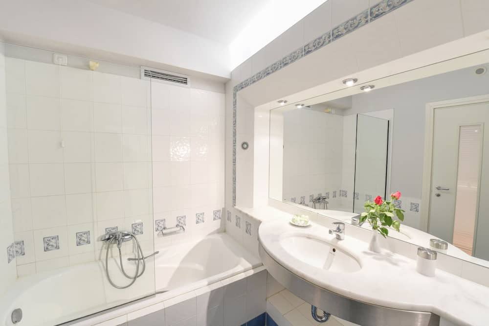 Photo of Bathroom in Lakopetra
