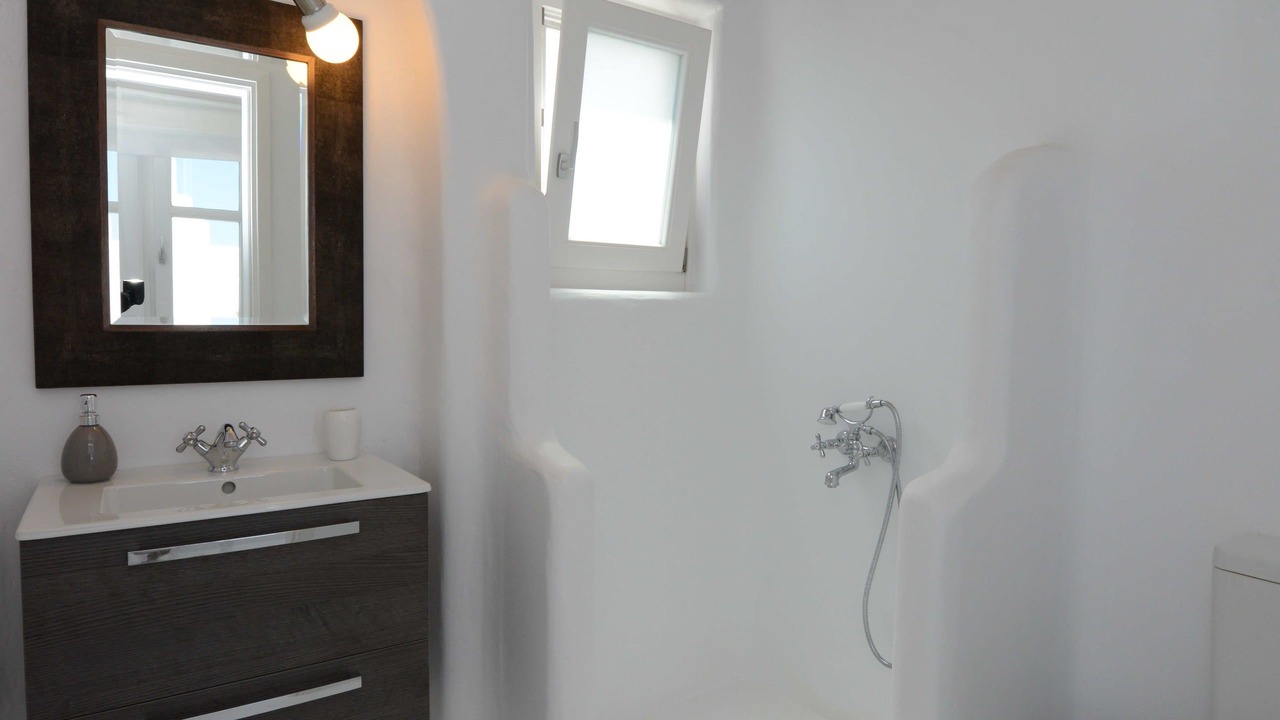Photo of Bathroom in Agios Ioannis