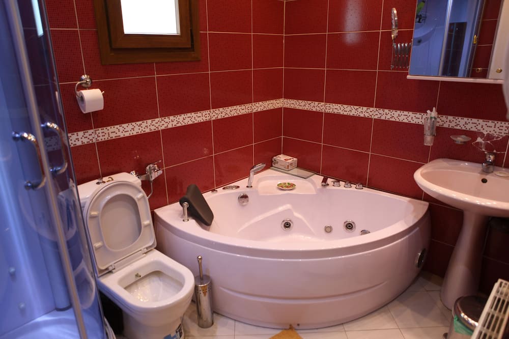 Photo of Bathroom in Pera Chorio
