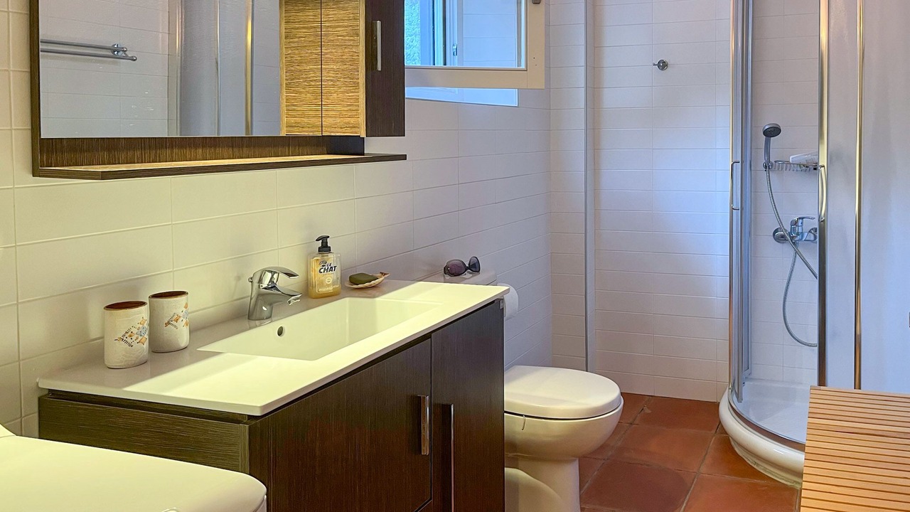 Photo of Bathroom in East Mani