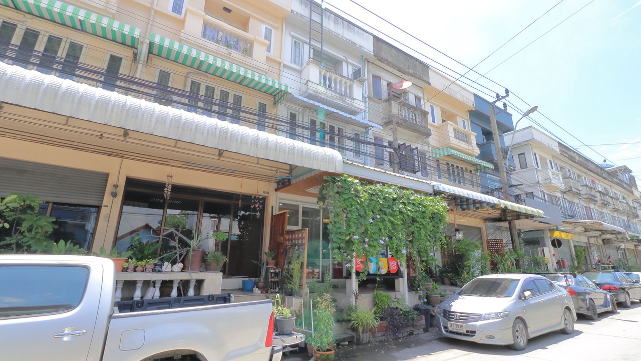 Photo of Outdoor in Racha Thewa