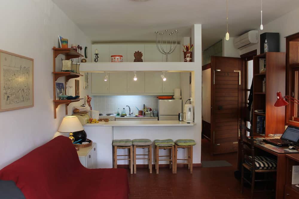 Photo of Livingroom in Plepi
